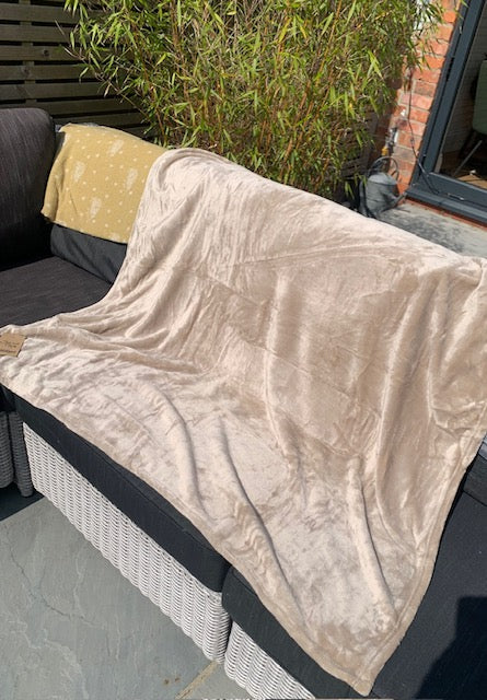 Luxury Microfleece Dog Blanket in Silver Grey or Caramel