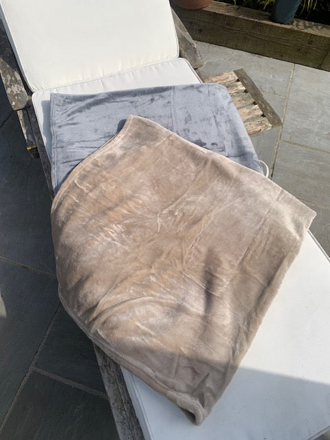 Luxury Microfleece Dog Blanket in Silver Grey or Caramel