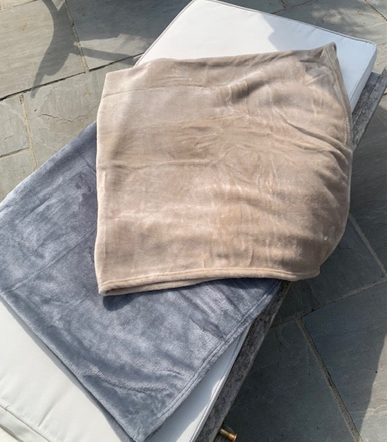 Luxury Microfleece Dog Blanket in Silver Grey or Caramel