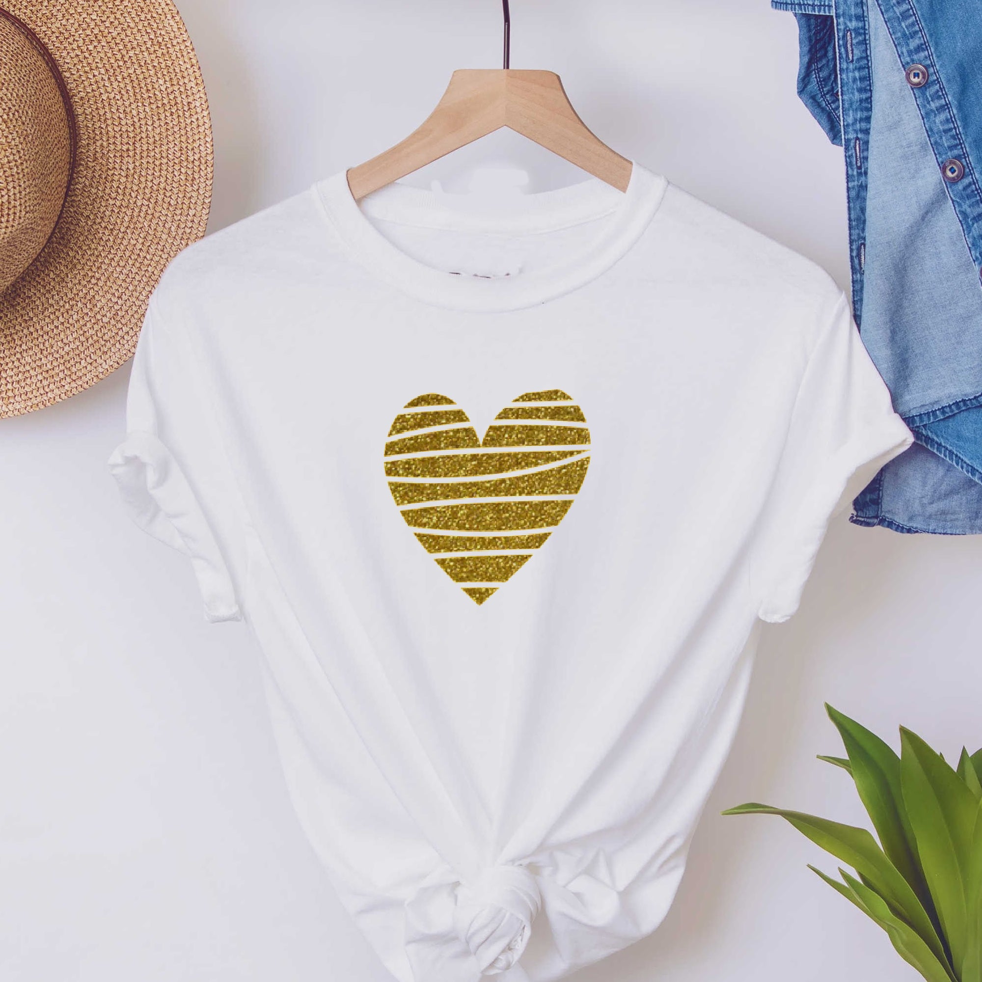 Heart T-Shirt - White with Gold Glitter Heart Size XXL - 47" (UK Size 22)