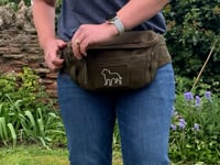 video of bum bag being used